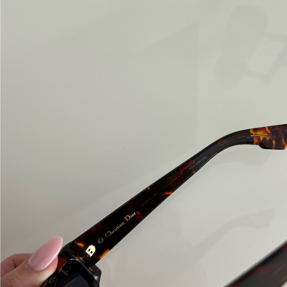 Dior Sunglasses - Picture 5 of 7